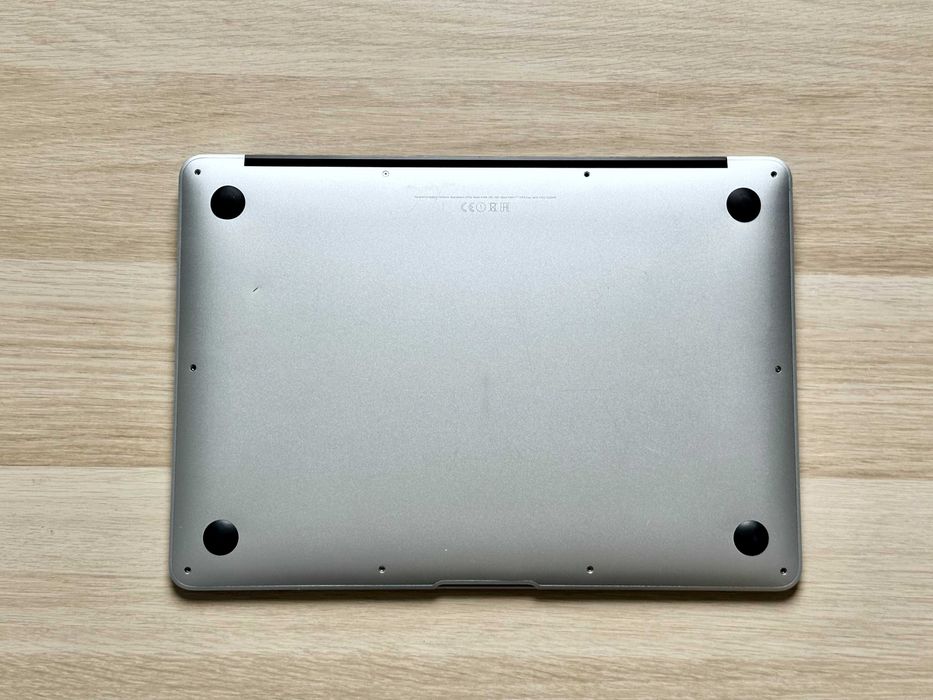 Topcase z ekranem do MacBook Air 13" A1466 (2013–2017) – Na części