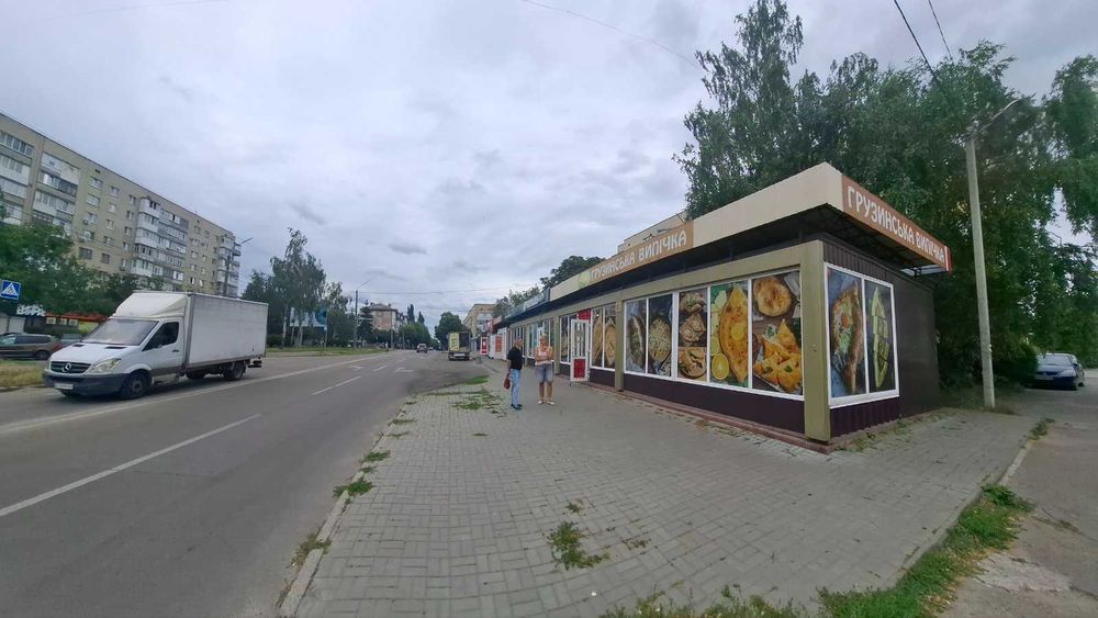 60м2 біля залізничного вокзалу на фасаді