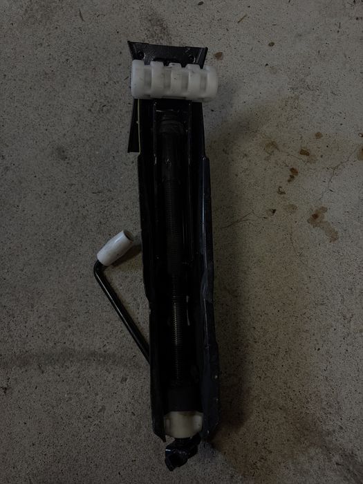 Podnosnik/lewarek audi a6 c6
