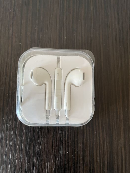 Дротові навушники