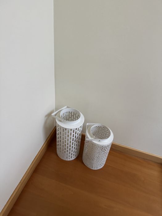 Candeeiros elegantes de chão ou mesa com velas eletrónicas