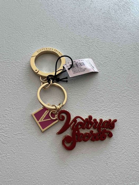 Victoria’s Secret: міст, лосьйон, парфуми