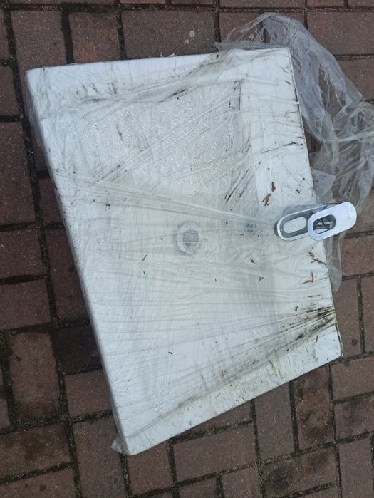 Umywalka Cersanit z baterią Grohe 60x45