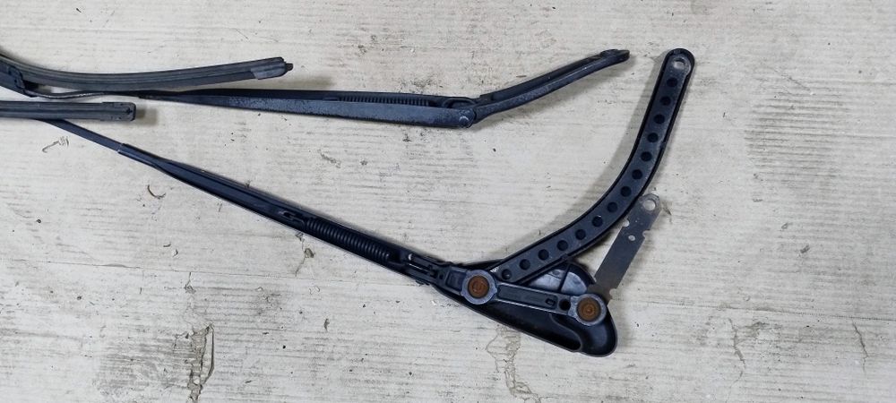 Трапеція дворніків Рено Сценік 2