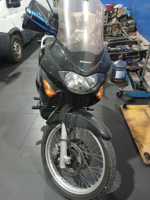 Moto muito boa e fiavel para a idade
