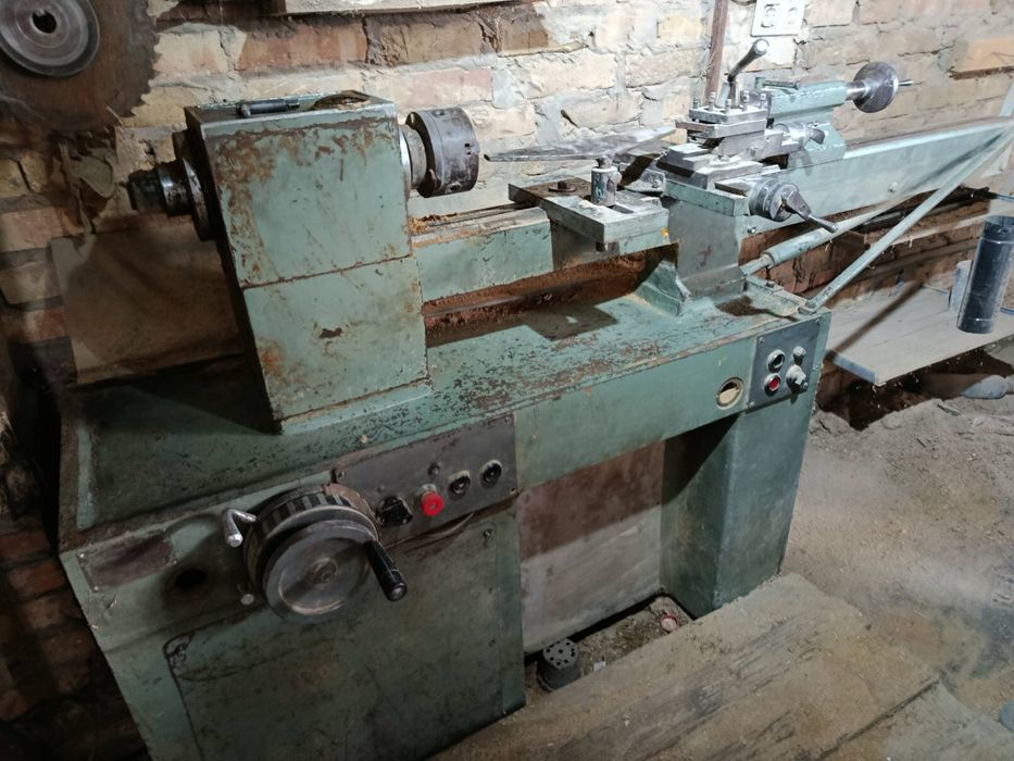 Продам токарний станок по металу і дереву