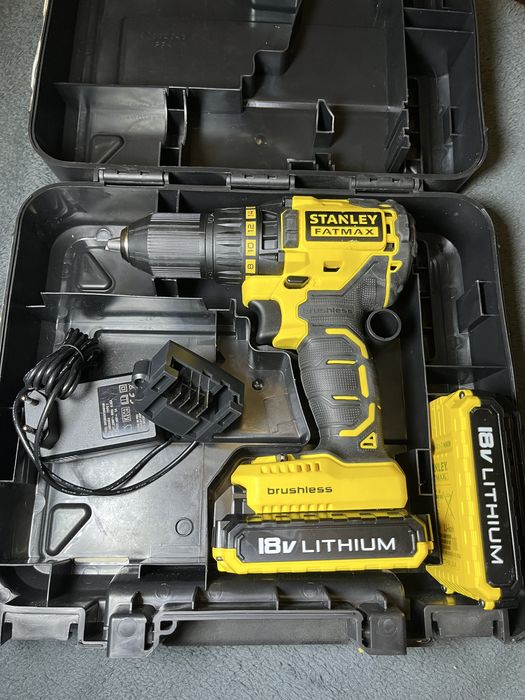 Шуруповерт Stenley FMC628C2K безщітковий