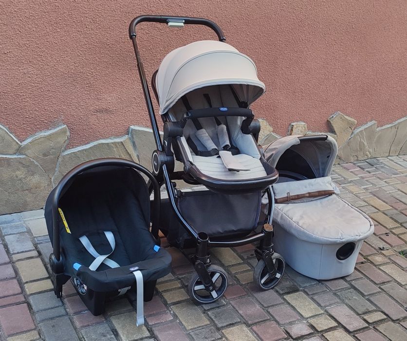 Коляска Chicco 3 в 1 в идеальном состоянии