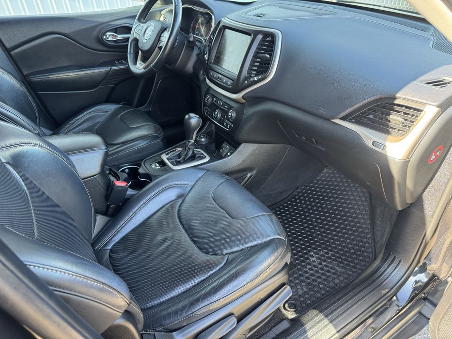 Jeep Cherokee 2.2 d 4*4 з Швейцарії