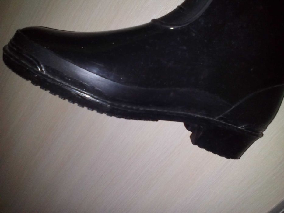 40 р Новие резиновые полусапоги