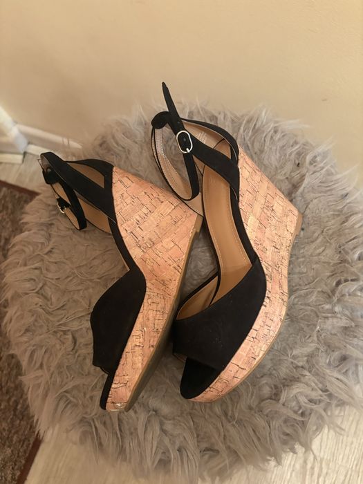 Buty sandałki na koturnie