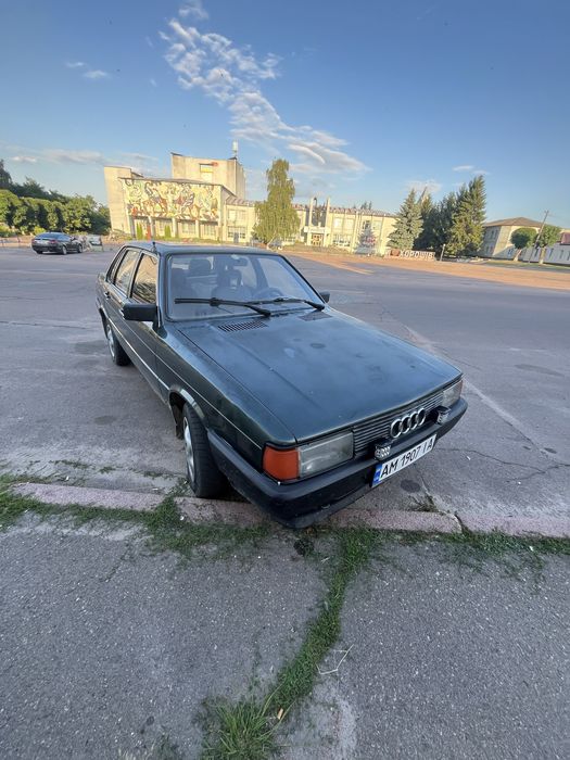 Економний автомобіль Audi 80 b2