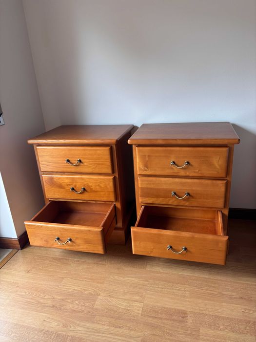 Conjunto de mesinhas de cabeceira