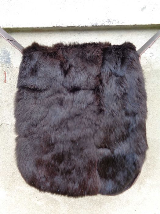 Artystyczna torebka skórzana z klapą futrzaną.  Handmade