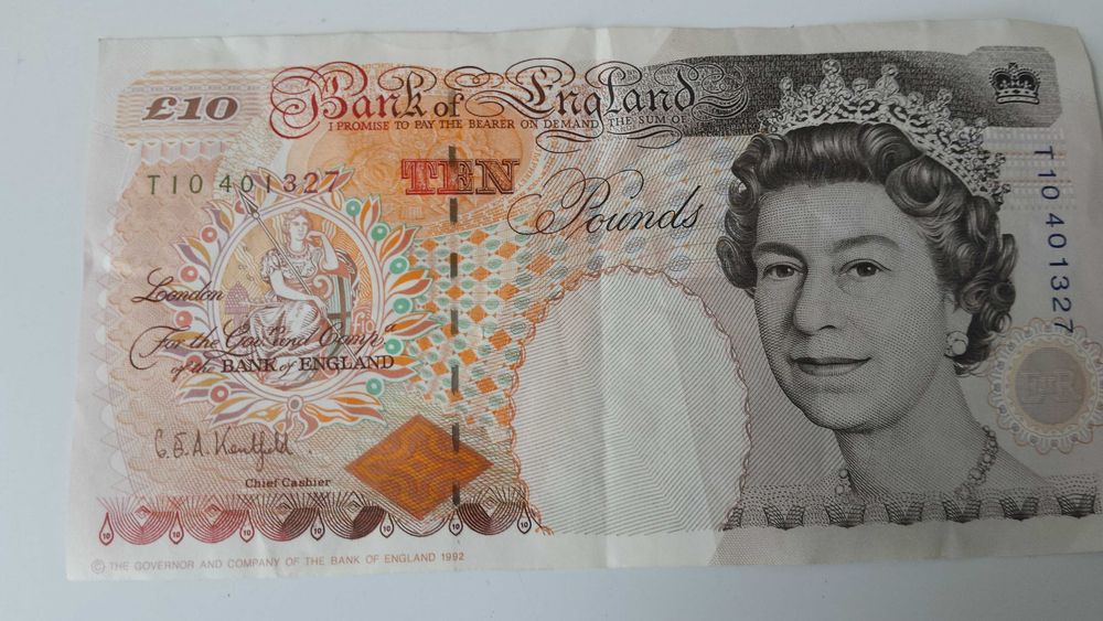 Vendo duas notas de 10 libras