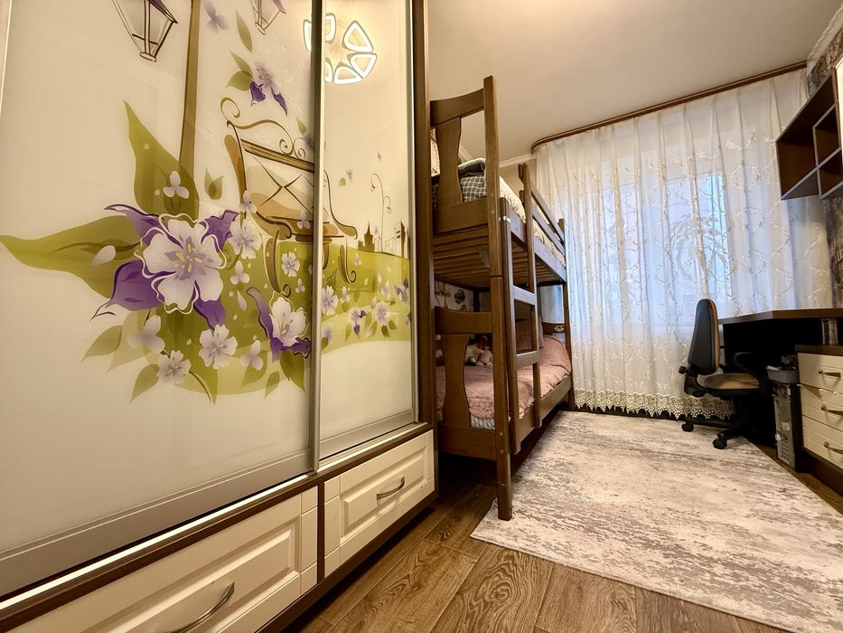 Продаж квартири по вулиці Антонова