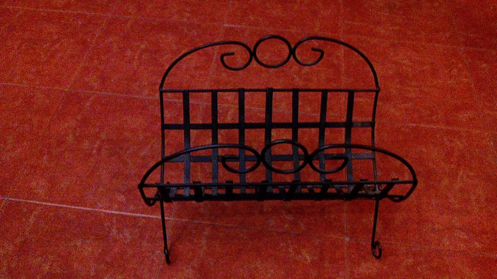 Porta-revistas em ferro