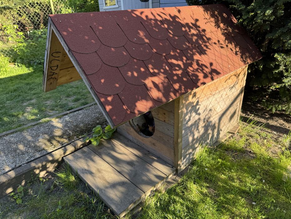 Buda dla psa ocieplana