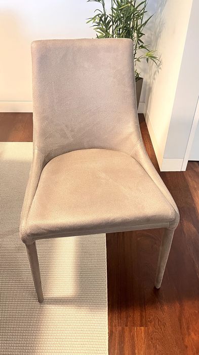 Mesa de Jantar com 8 Cadeiras