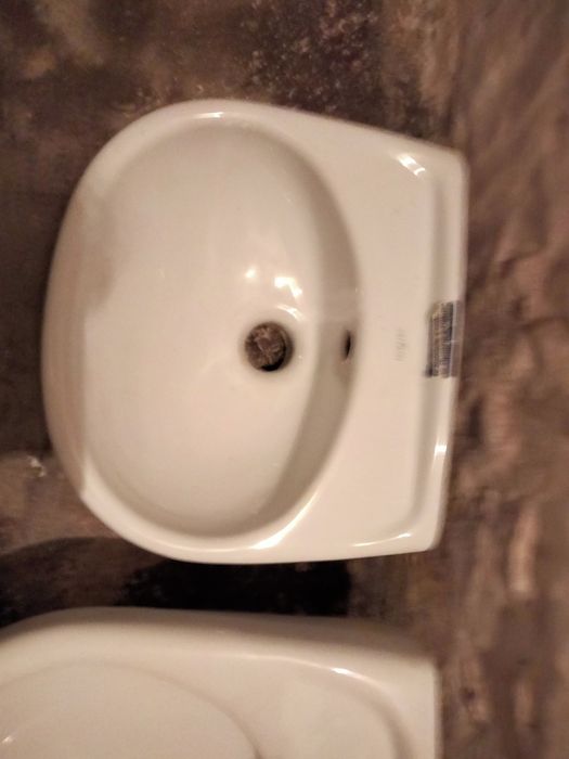 Mała umywalka Cersanit President