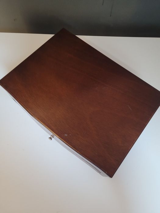 Drewniana szkatułka