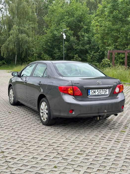 Toyota corolla salon polska