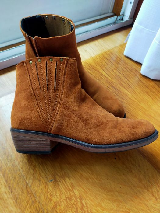 Botins de camursa  da Calçado Guimarães