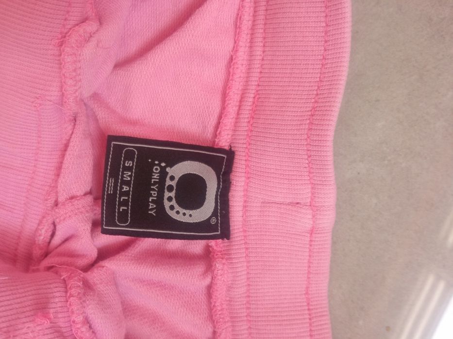 Różowe długie dresy