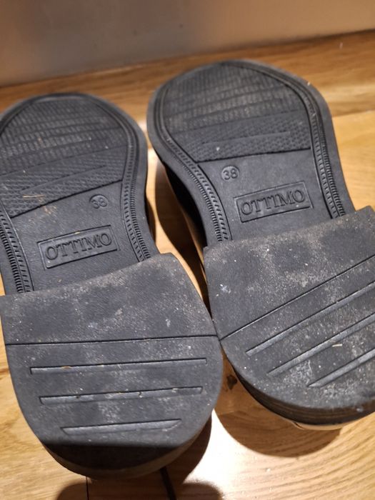 Buty chłopięce wizytowe czarne rozm 38.