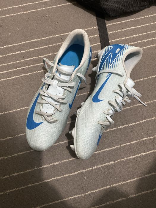 Chuteira numero 42 nike