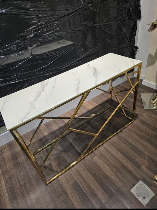 Wyposażenie butik odzieżowy