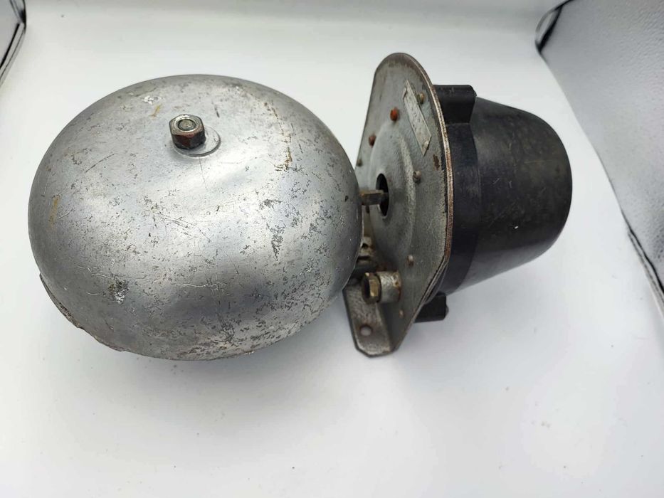 Stary dzwonek duży,szkolny lub do drzwi,lata 50-70