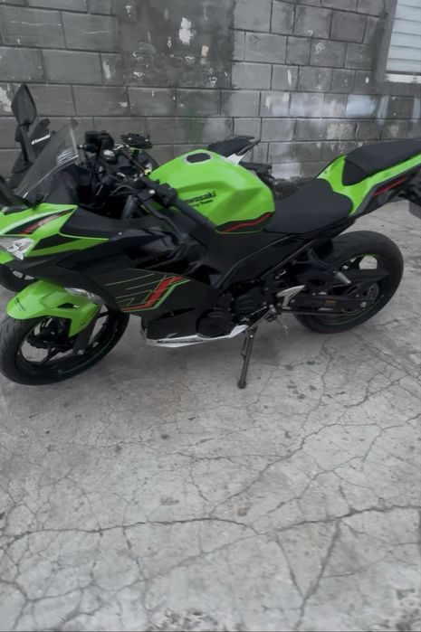 Продам  Кавасаки Нинзя 400