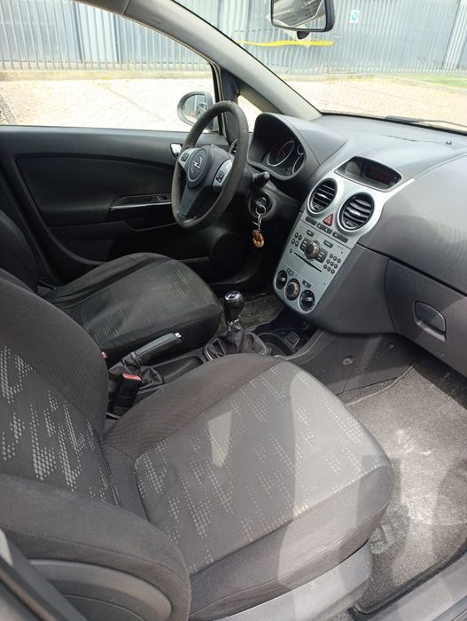 Opel corsa 1.3cdti 2950 euros