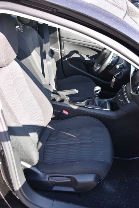 Wypożyczalnia Wynajem  Samochodu Peugeot 308 SW