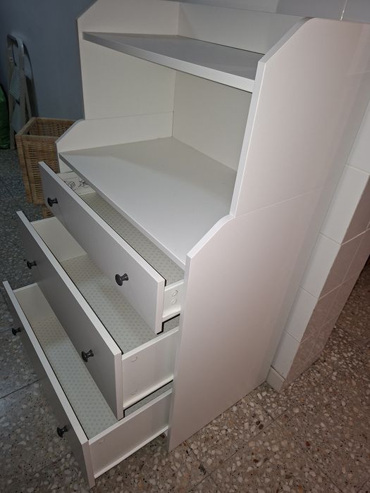 HAUGA Cómoda 3 gavetas + prateleira