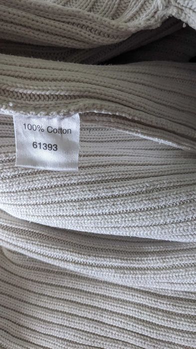 Biały gruby sweter, rozpinany golf, INTOWN