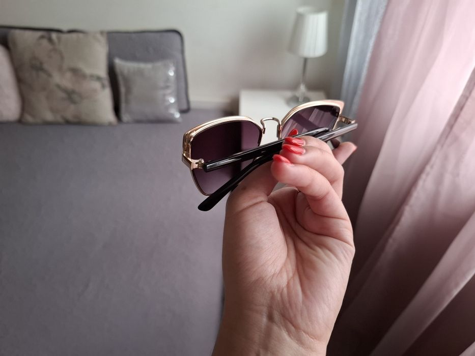 Óculos de sol, com uso mínimo