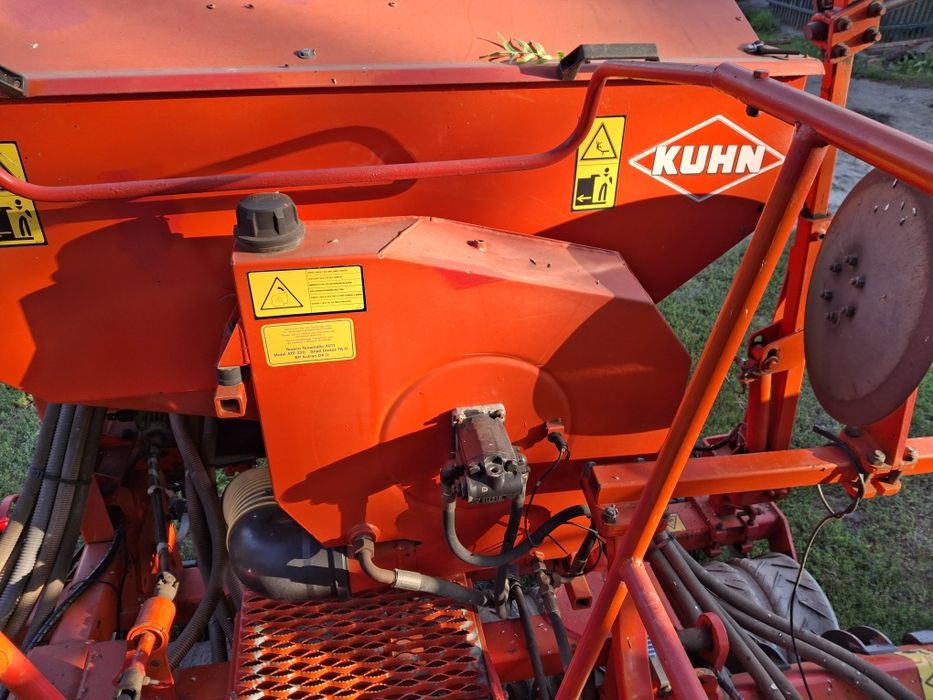 Siewnik Kuhn Fastliner 300
