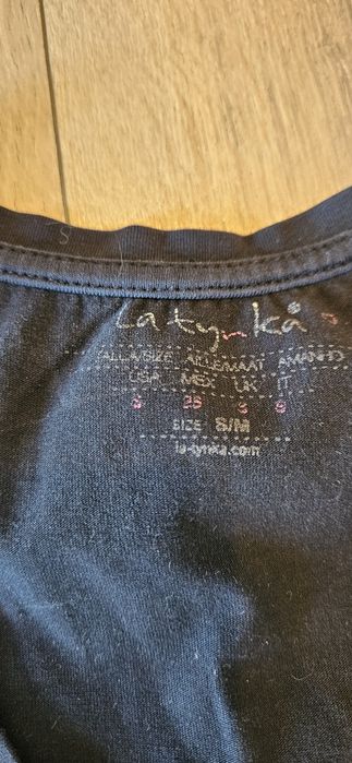 Czarny T-shirt Latynka