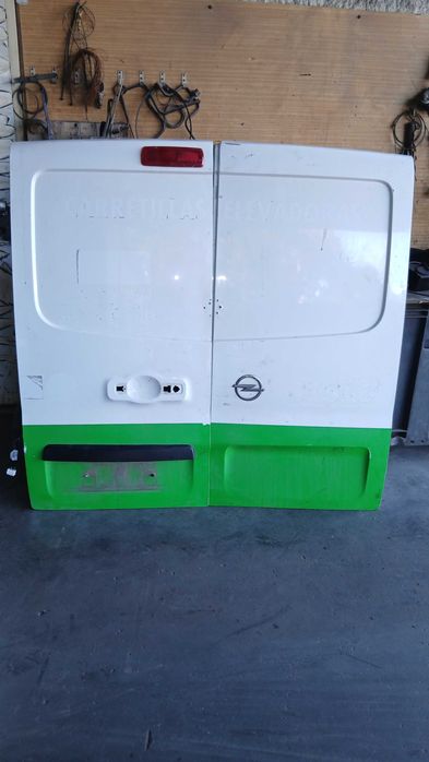 Portas traseiras para a renault trafic de 2016