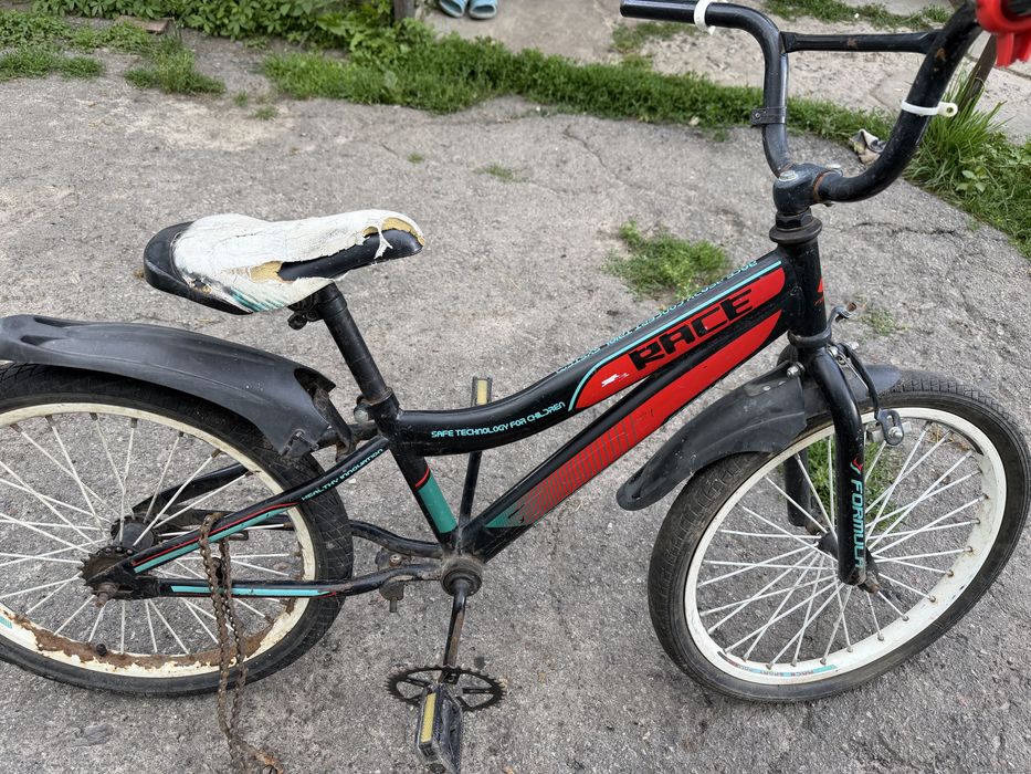 Продам дитячий велосипед.Потребує ремонту.
