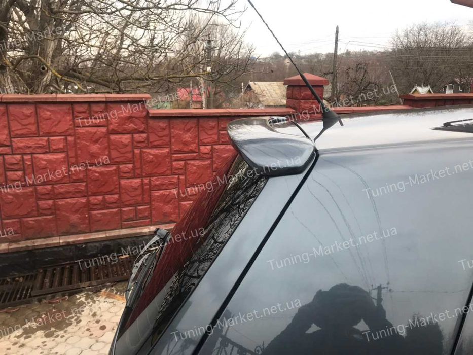 Спойлер на ляду, крышку багажника Volkswagen Golf 4, козырек Фольксваген Гольф 4