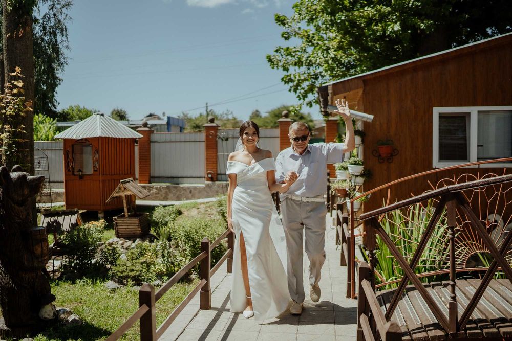 .Сукня весільна.