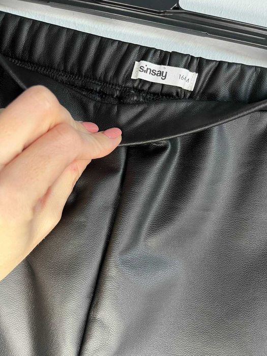 Czarne legginsy imitacja skóry Sinsay 164/XS Nowe