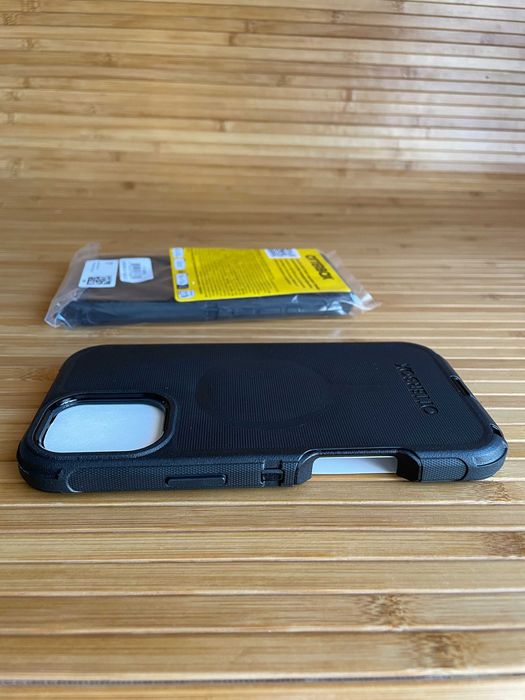 Чохол OtterBox Defender Pro MagSafe для iPhone 16 Pro Max, 16 Plus