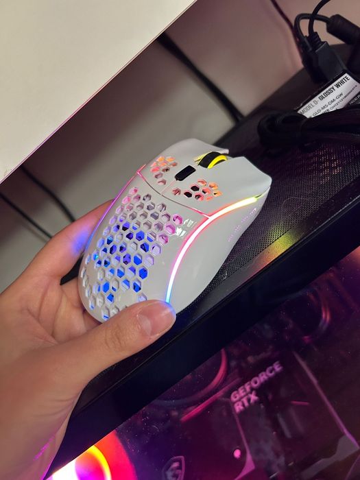 Rato de gaming Glorious Model D branco