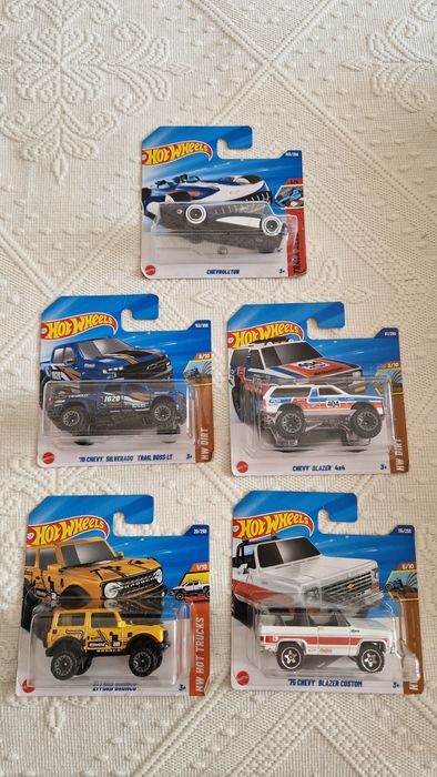 Hotwheels novos de varios anos