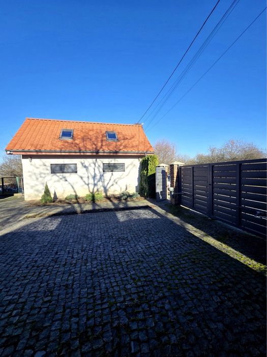 Оренда КЛАСНОГО КОМПАКТНОГО БУДИНКУ, двір, гараж, КАМІН, генератор,інв