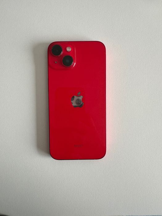 iPhone 14 product red